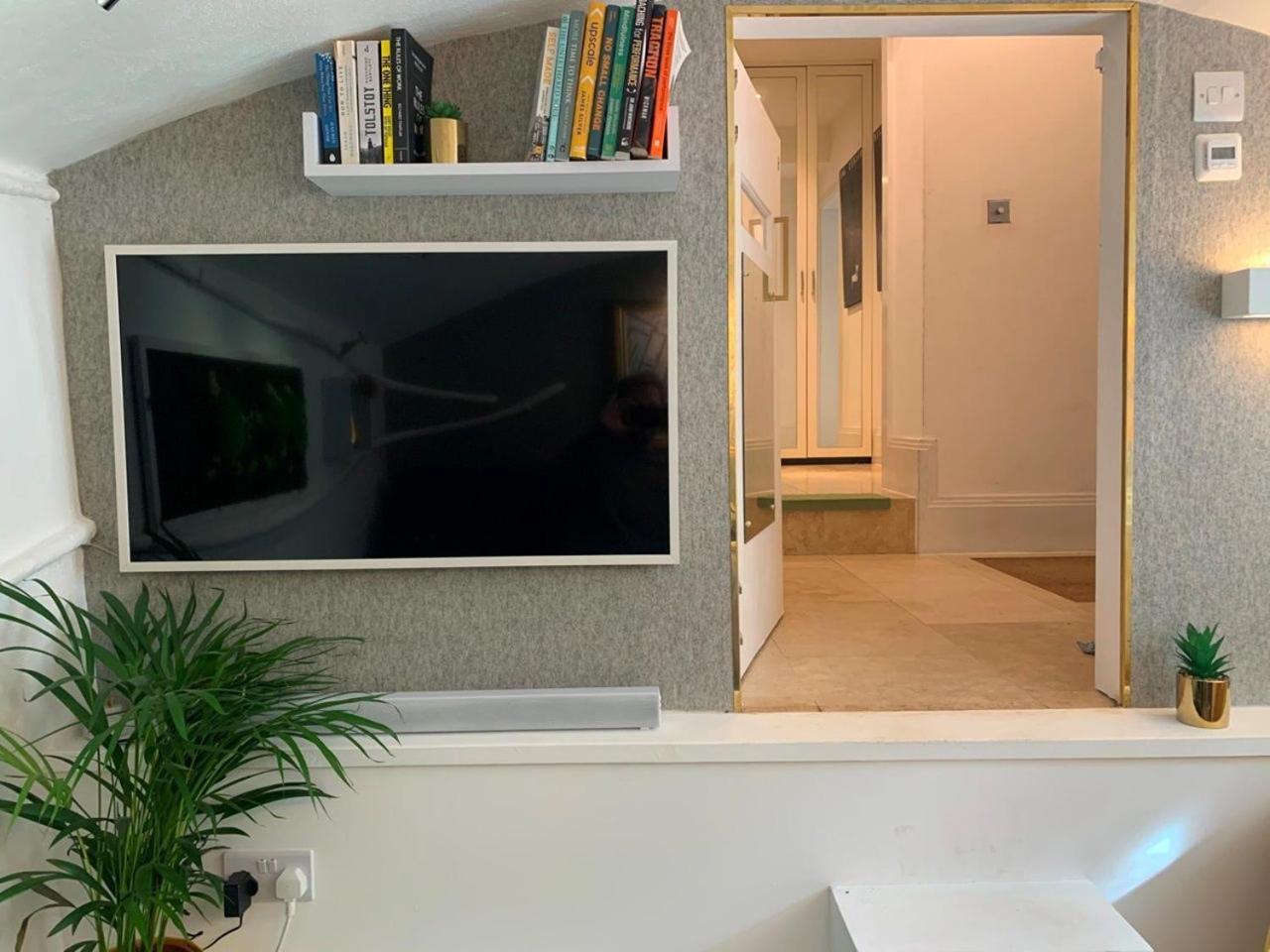 Stylish Apartment With Bbq Kensington London Exterior photo